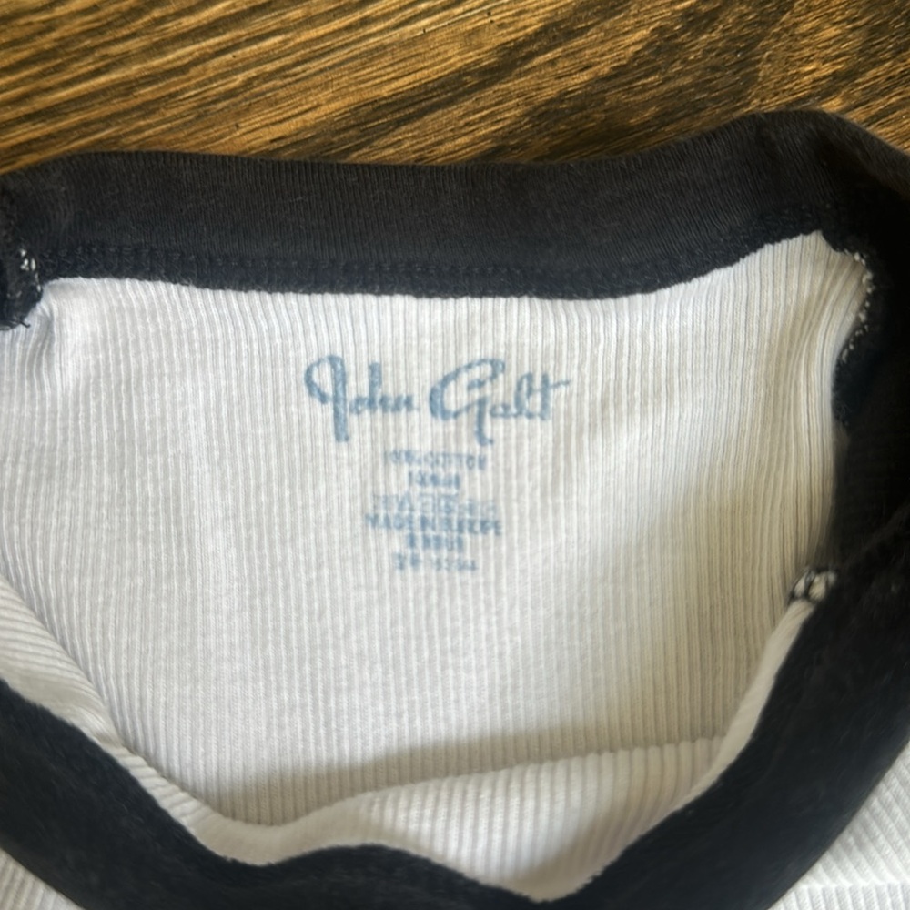 Brandy Melville shirt - Picture 3 of 3